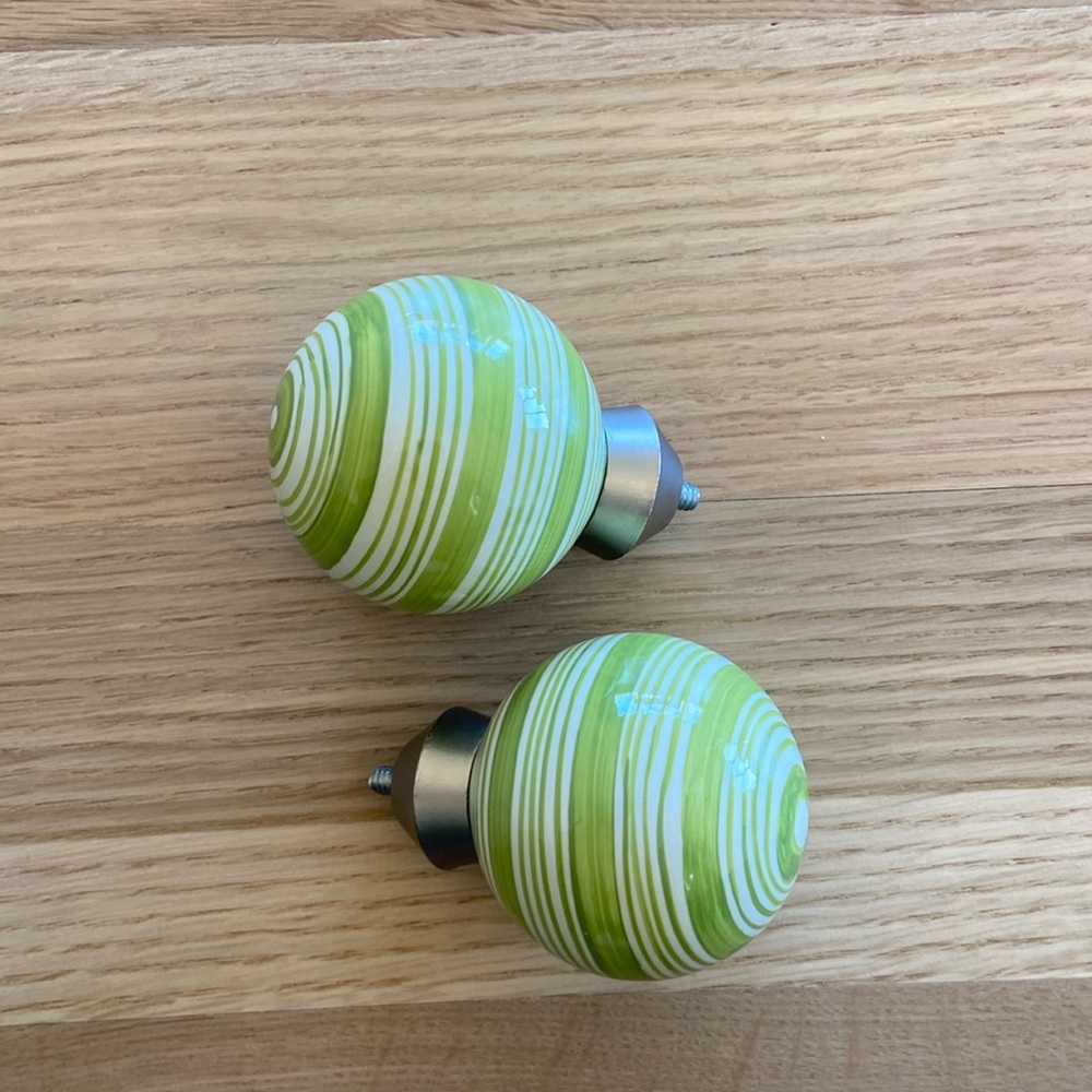 Pottery Barn Kids Ball Finial - Set of 2